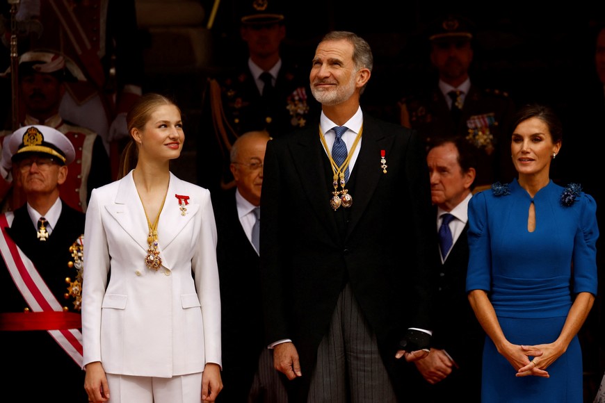 Spain's Princess Leonor, King Felipe and Queen Letizia prepare to watch a military parade after the princess swore an oath to the Constitution, during a ceremony at Parliament in Madrid, Spain, October 31, 2023. REUTERS/Susana Vera