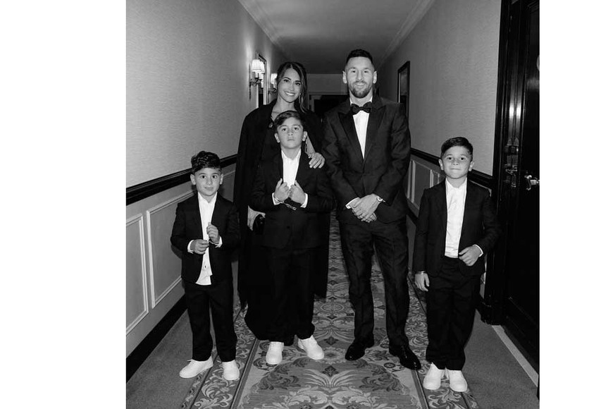 La "familia real", los Messi posando a puro lujo.