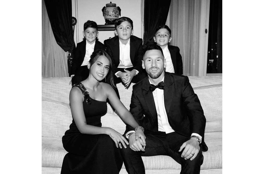 Lio y Anto, compartieron en familia la entrega del Balón de Oro en Francia.