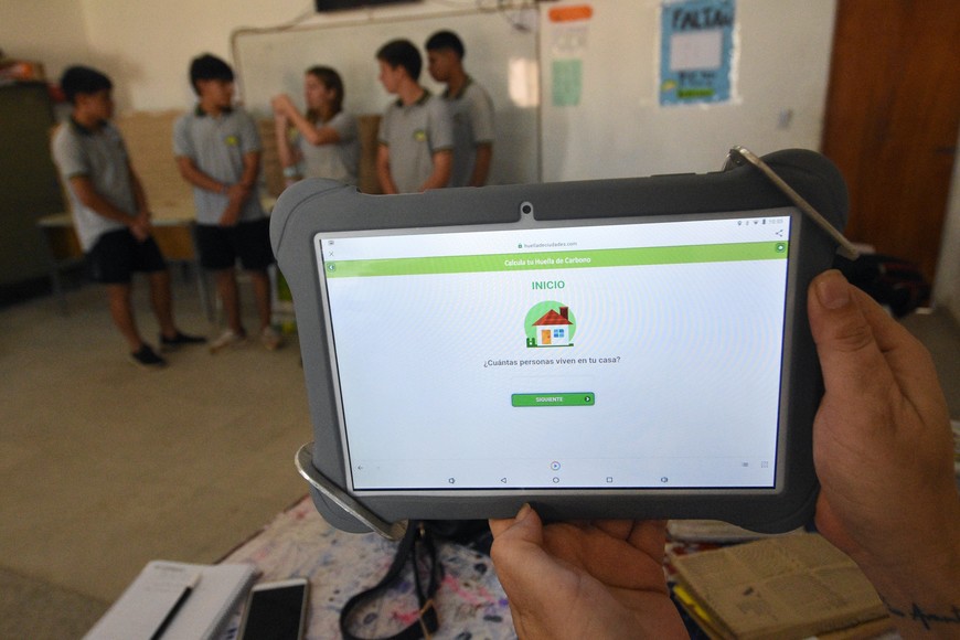 A los fines educativos se utilizan calculadores online para conceptualizar e interpretar la huella de carbono. Crédito: Pablo Aguirre