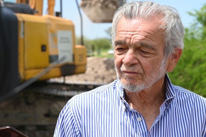 “Los vecinos que están viviendo en zonas muy bajas van a tener que ser asistidos. La Provincia va a ayudar a cada jurisdicción que tiene su plan de contingencia”, destacó Roberto Gioria, secretario de Recursos Hídricos de la Provincia. Foto: Mauricio Garín