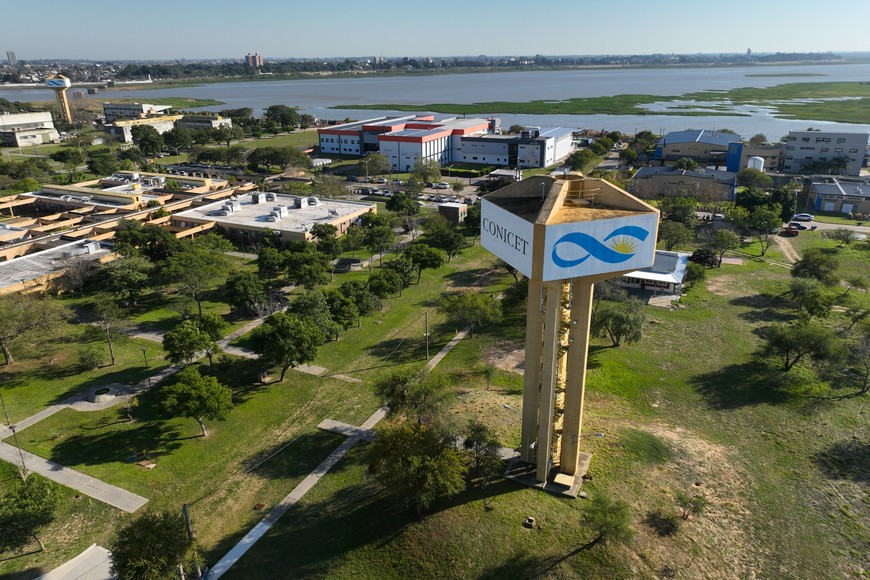 Vista aérea del ingreso al Conicet Santa Fe y al Parque Tecnológico.