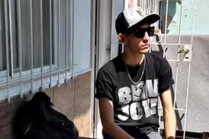 El agresor fue identificado y está prófugo.