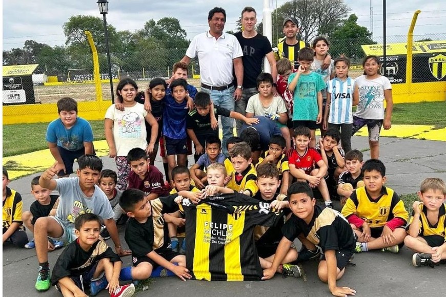 Clemente elogió el progreso del club, afirmando que "el crecimiento de la institución debe ser un orgullo de todos los ambrosettinos".