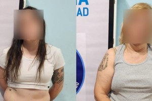 Fiscalía dispuso la detención de ambas y el secuestro de todos los elementos encontrados.
