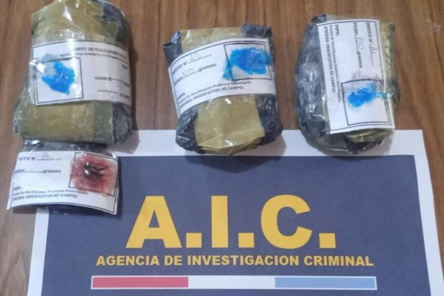 Llevaba entre sus medias droga y la detectaron con el escáner.