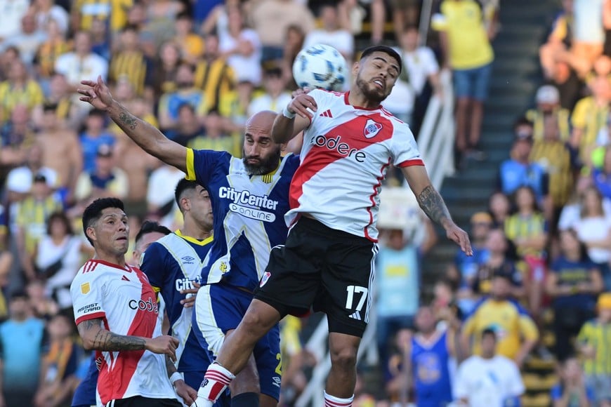 Gran triunfo de Central para acercarse a la Copa Libertadores. Crédito: Télam