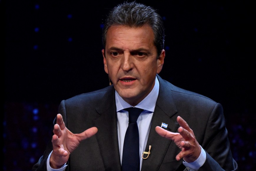 Argentine presidential candidate Sergio Massa of Union por la Patria party attends the presidential debate ahead of the November 19 general election, at the University of Buenos Aires' Law School, in Buenos Aires Argentina November 12, 2023. Luis Robayo/Pool via REUTERS