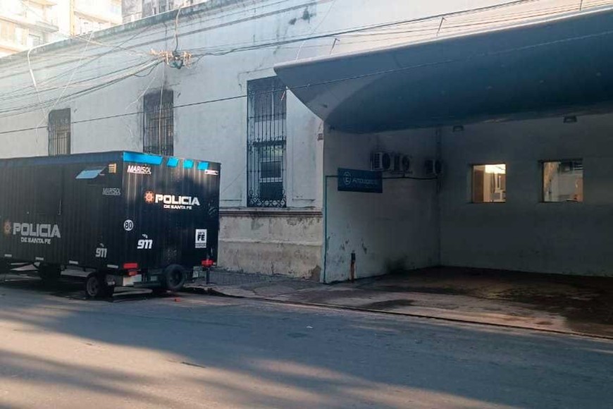 La zona donde se produjo el hecho, con custodia policial.