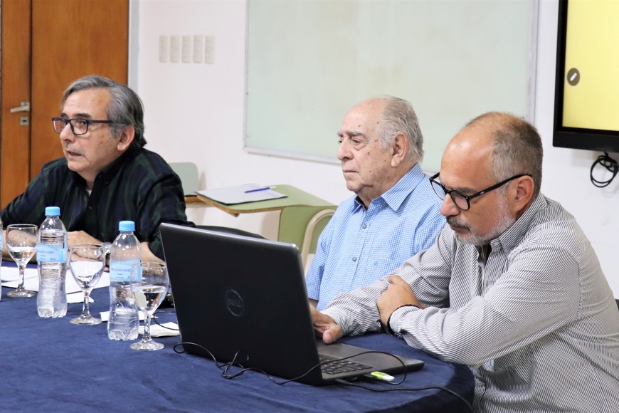 De izq. a der: arquitectos Juan Ortiz, Luis Amavet y Manuel Mina en el panel Boulevard Gálvez: Territorio de desafíos
