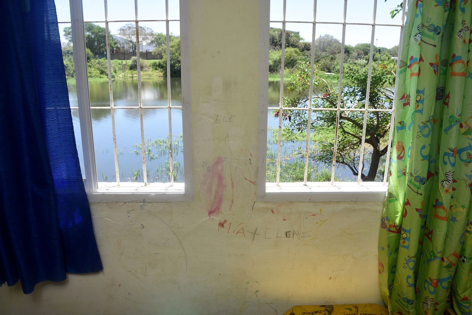 Desde la ventana, así se observa la crecida del río Paraná.
