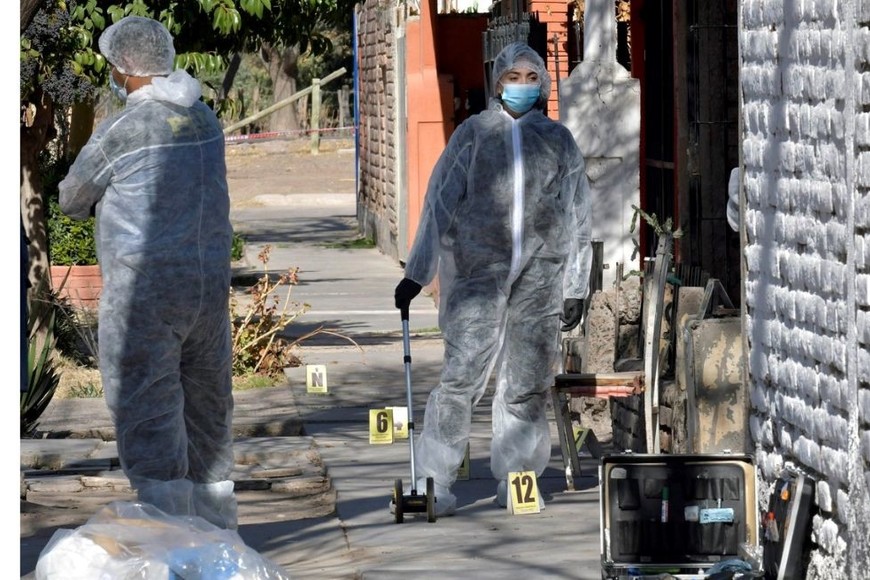 El hombre también hirió con el arma blanca a su ex suegra, su otra cuñada de 16 años y la pareja de la víctima.