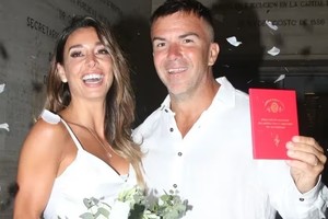 Un emocionante video capturó el tierno momento de los recién casados.