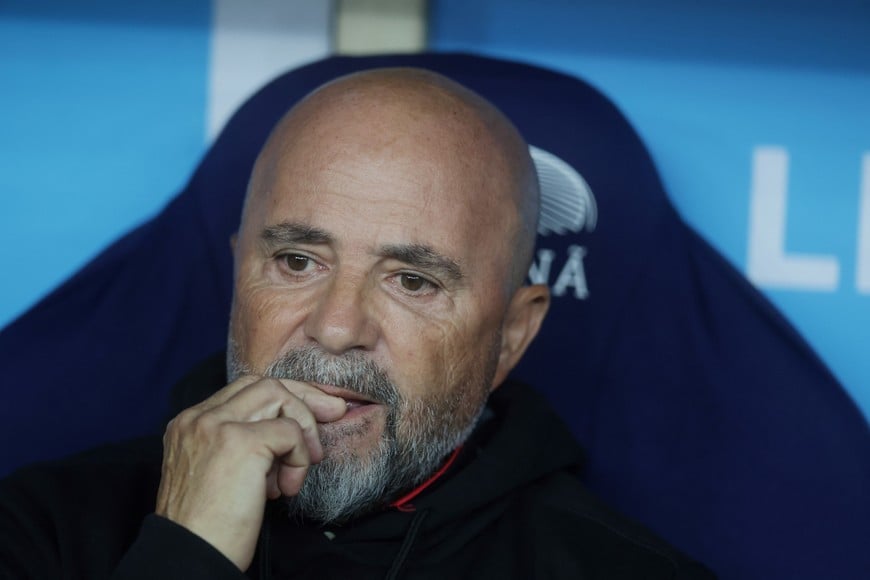 El nombre de Sampaoli surgió tras caerse la chance de Anselmi.