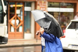 El aviso por vientos rige para toda la provincia. Crédito: Flavio Raina. Crédito: Guillermo Di Salvatore