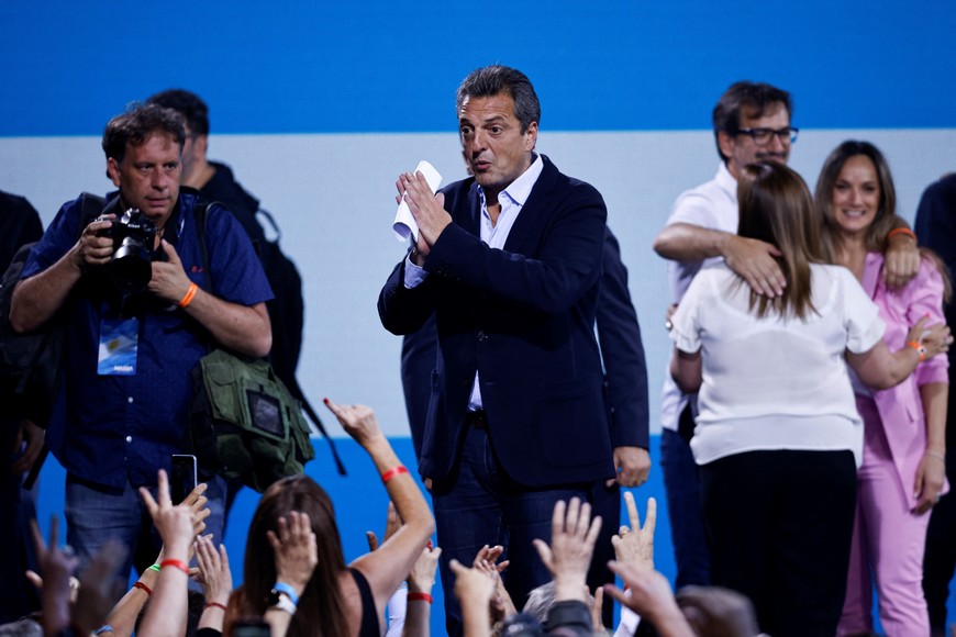 Argentine presidential candidate Sergio Massa gestures onstage to supporters during Argentina's runoff presidential election, in Buenos Aires, Argentina November 19, 2023. REUTERS/Adriano Machado