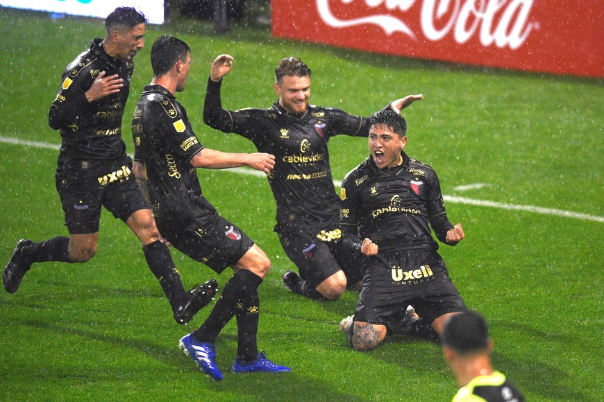 Farías vuelve al fútbol argentino. Crédito: Ignacio Izaguirre