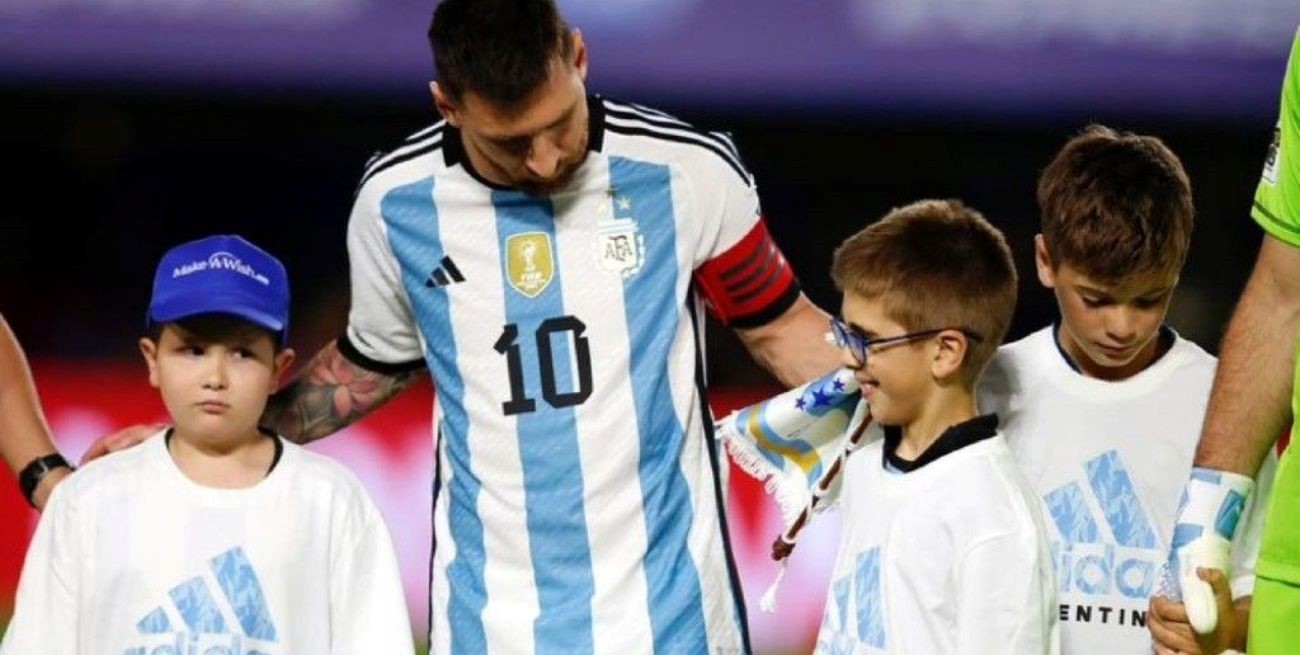 Superó el cáncer y cumplió el sueño de conocer a Lionel Messi