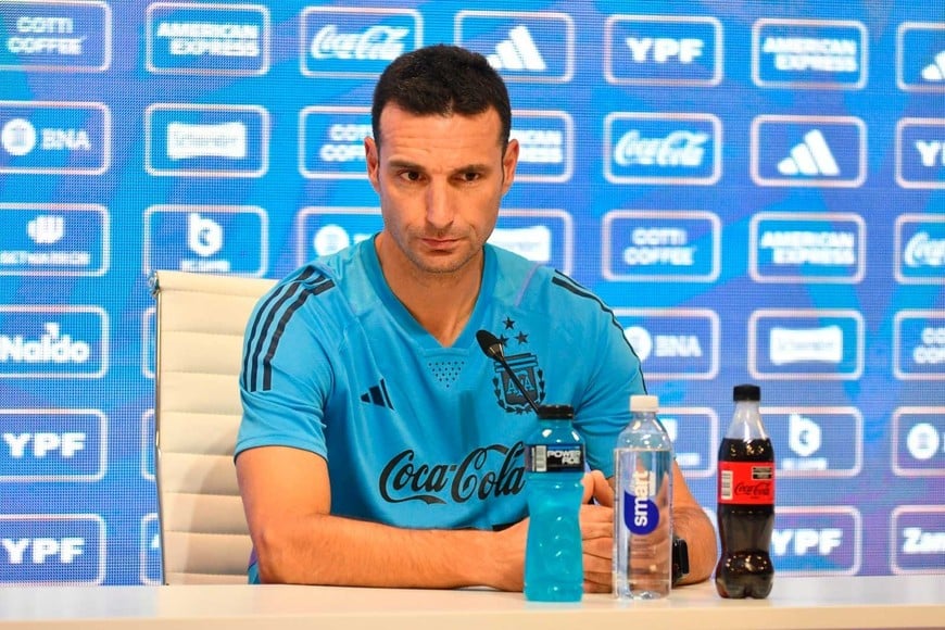 Scaloni define el equipo para visitar a la "verdeamarela".