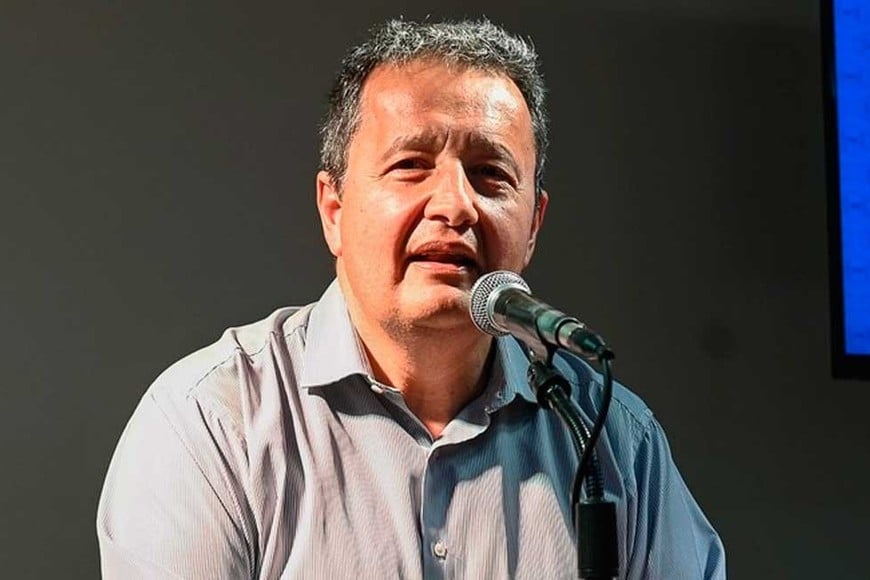 Carlos Del Frade.