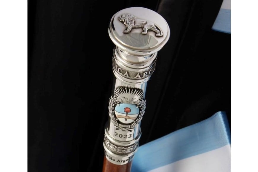 El bastón presidencial presentado por Adrián Pallarols.