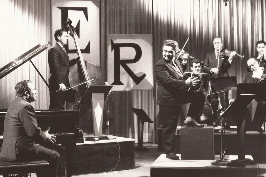 Octeto La Plata, Agrupación de Tango moderno en Canal 13 
con Eduardo Rovira. Foto: Gentileza