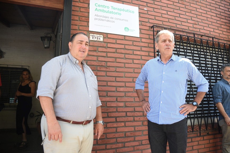 El intendente electo y el saliente durante la inauguración. Crédito: Guillermo Di Salvatore