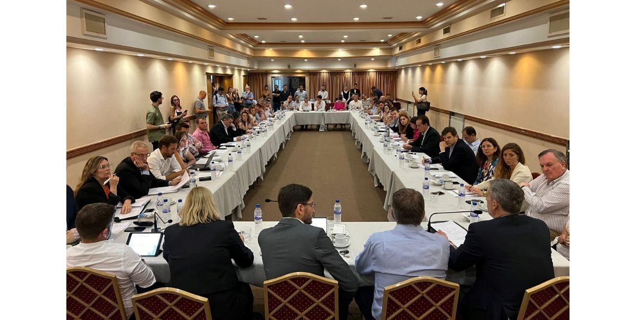 7dL9HuRsF_1300x655__2