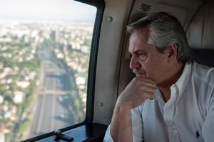 "Mientras viajaba en helicóptero de Casa Rosada a Olivos, me apareció una mira telescópica dentro del helicóptero", dijo el presidente Alberto Fenández.