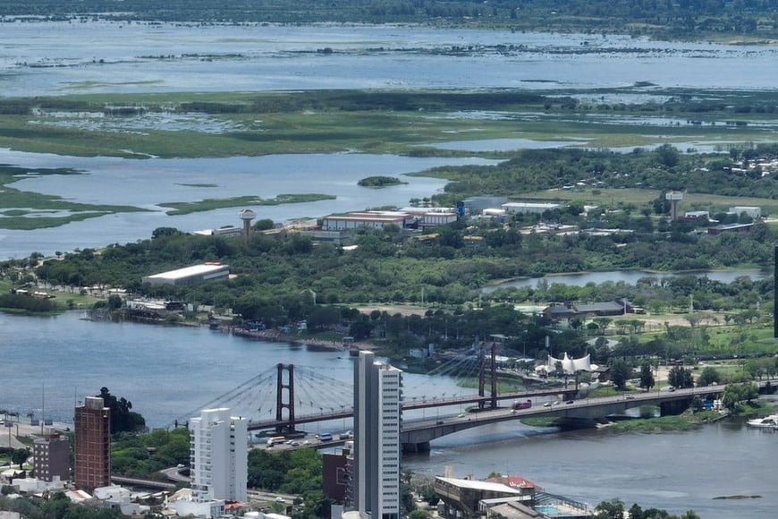 Este lunes en el hidrómetro del Puerto Santa Fe el nivel del río Paraná es de 4,78 metros. Según el INA no crecerá mucho más, por lo menos en las semanas siguientes. Foto: Fernando Nicola