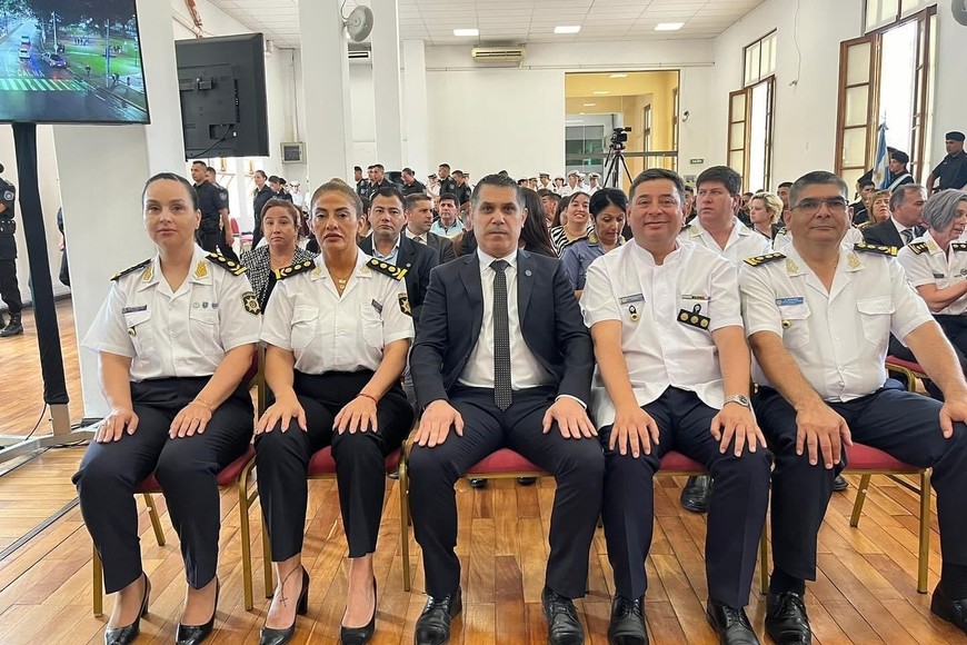 Los homenajeados son (de izq. a der.): Vilma Haydee Florito; Doris del Valle Abdala; Carlos Marcelo Zoratti; Marcelo Oscar Zalazar y Ariel Darío Sánchez. Crédito: Gentileza