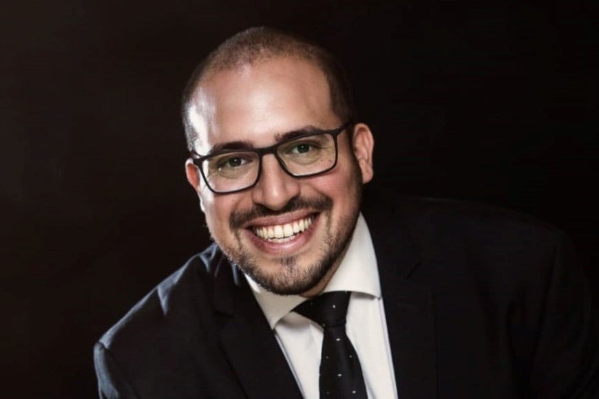 El director de coros, oriundo de Coronda, Juan Aneiros Monti.