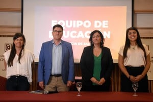 José Goity presentó a las futuras tres secretarias del Ministerio de Educación de Santa Fe. Crédito: Pablo Aguirre