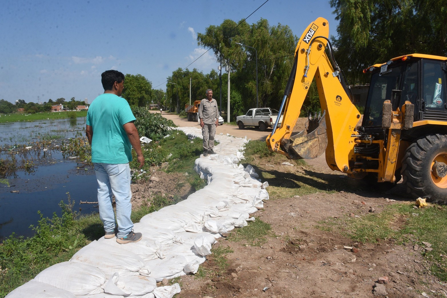 Los vecinos de la Vuelta del Paraguayo ahora ven con preocupación si llegara a llover con intensidad por donde va escurrir el agua. 