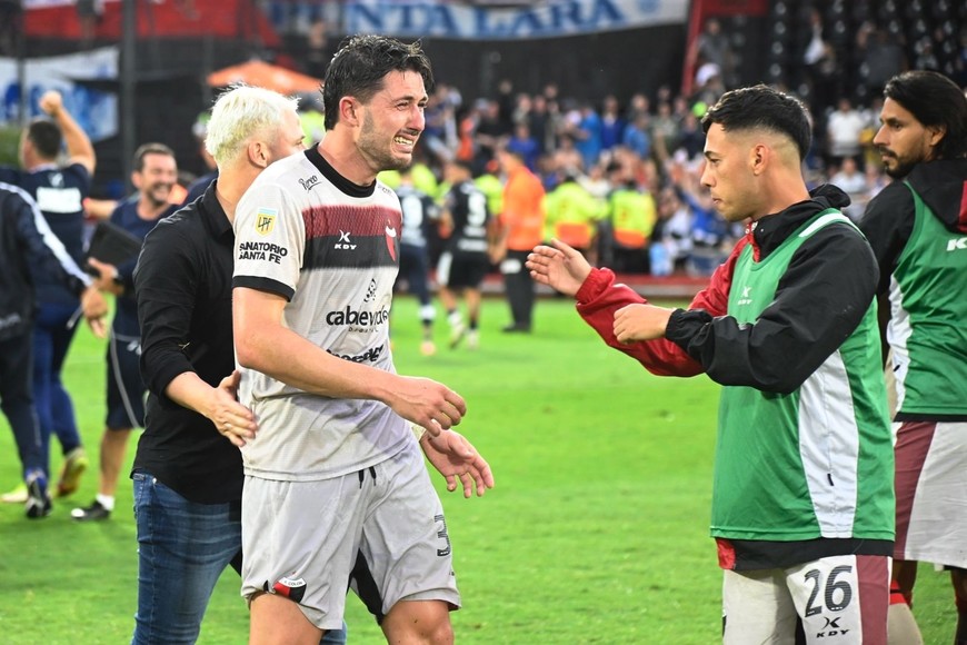 Descendió Colón. Perdió ante Gimnasia y descendió a la Primera Nacional. El Sabalero no pudo con el Lobo en el desempate y cayó por 1 a 0 en el estadio Coloso Marcelo Bielsa de Rosario.