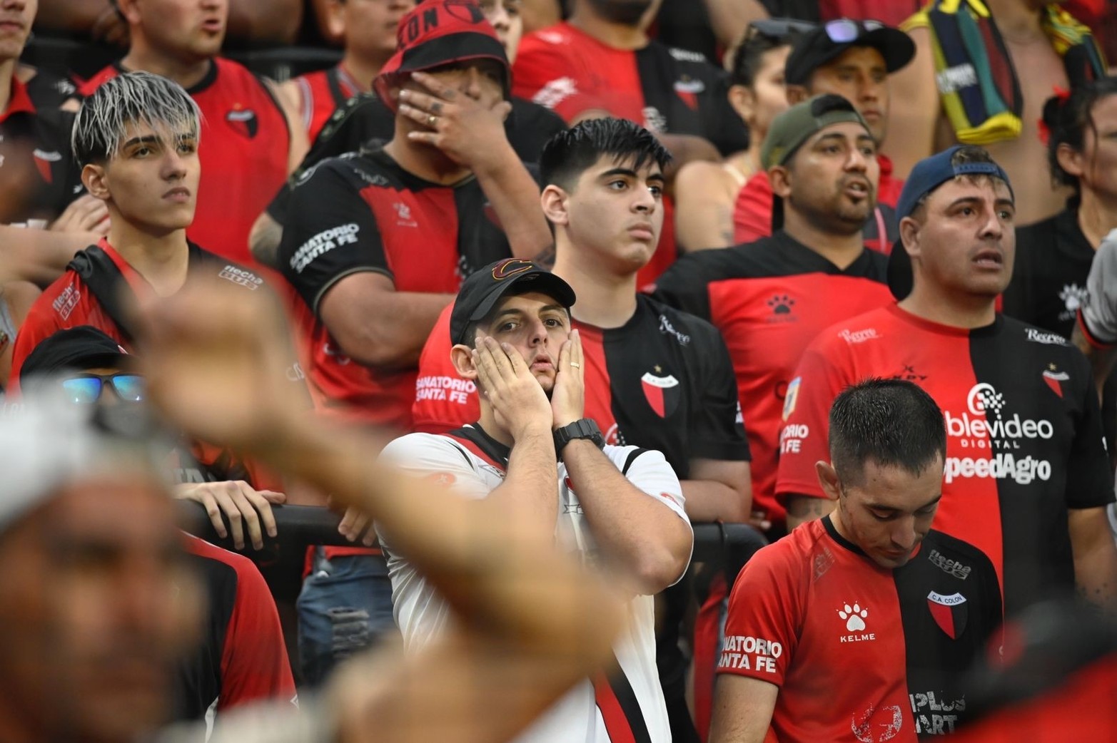 Descendió Colón. Perdió ante Gimnasia y descendió a la Primera Nacional. El Sabalero no pudo con el Lobo en el desempate y cayó por 1 a 0 en el estadio Coloso Marcelo Bielsa de Rosario.