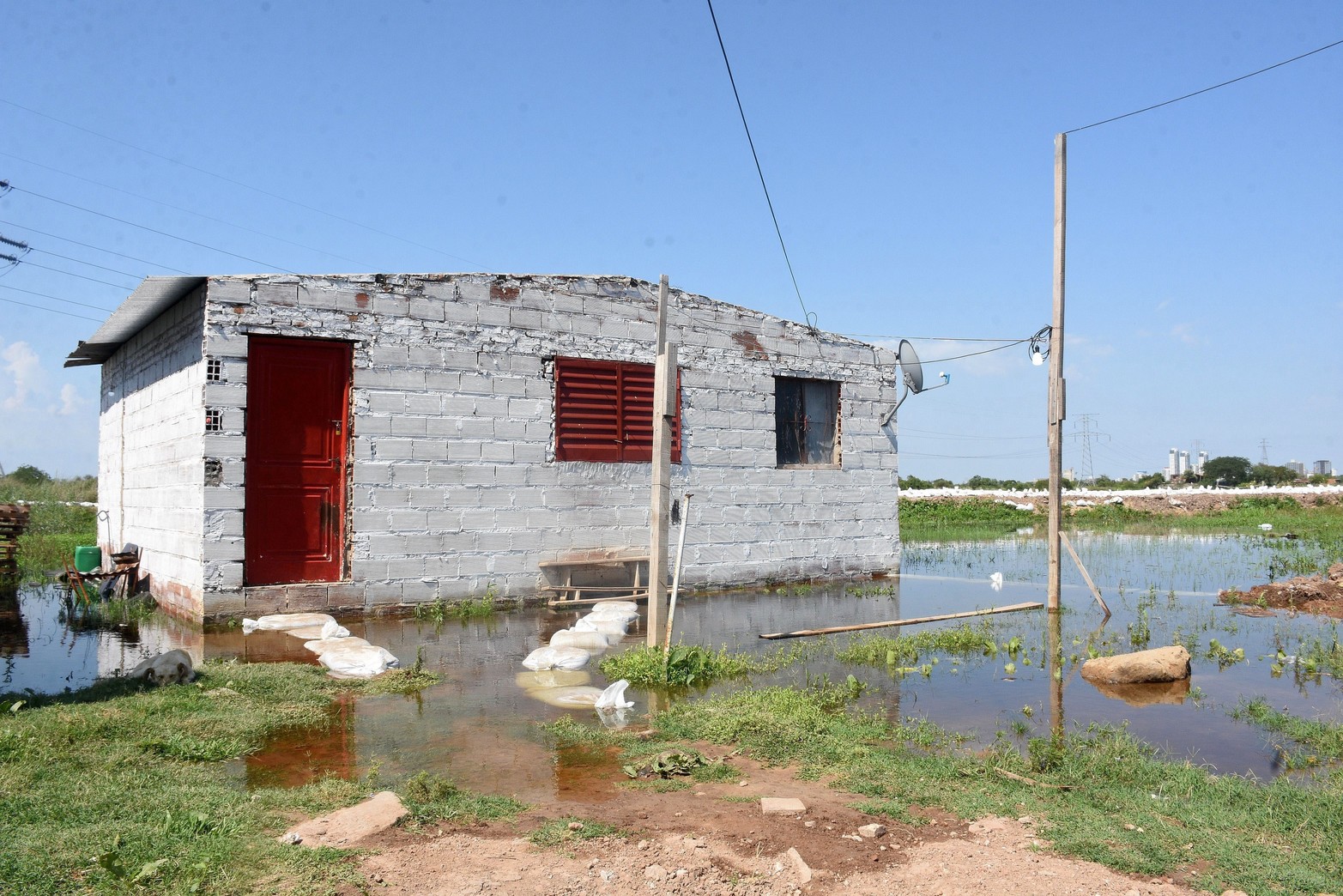 La creciente del río Paraná en la Vuelta del Paraguayo.