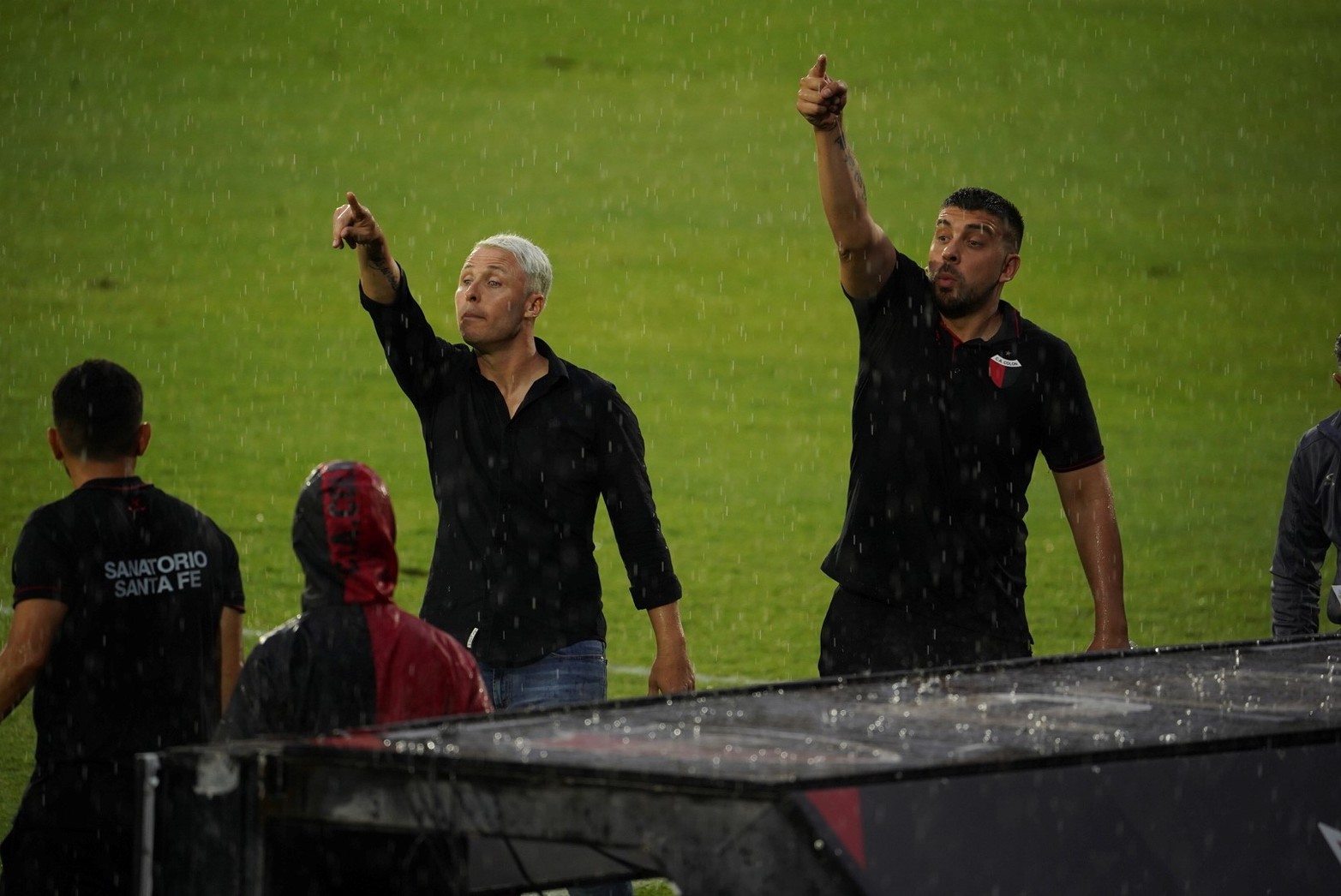 Descendió Colón. Perdió ante Gimnasia y descendió a la Primera Nacional. El Sabalero no pudo con el Lobo en el desempate y cayó por 1 a 0 en el estadio Coloso Marcelo Bielsa de Rosario.