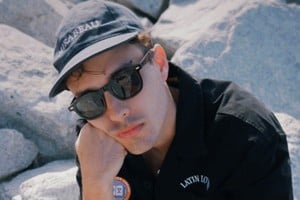 “Ya lo que viene este año es afro: es música playerita, música con la que la gente pueda sentarse en la playa, coger una birra como le dicen ustedes los argentinos; y sentarse a ver el mar”, anuncia el colombiano. Foto: Gentileza Exile Records