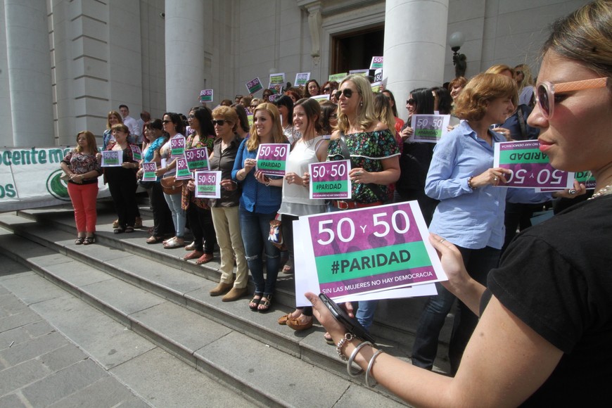 Tate creó la Comisión de la Mujer del partido Radical en el 86’, y como legisladora provincial presentó el primer proyecto de ley de Paridad para Santa Fe. Crédito: Guillermo Di Salvatore/Archivo