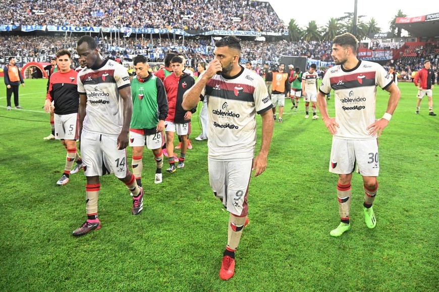 Descendió Colón. Perdió ante Gimnasia y descendió a la Primera Nacional. El Sabalero no pudo con el Lobo en el desempate y cayó por 1 a 0 en el estadio Coloso Marcelo Bielsa de Rosario.