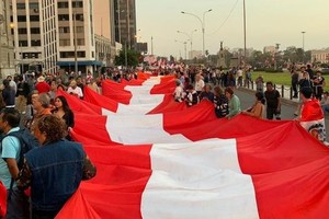 Perú: masiva movilización con la consigna "que se vayan todos"
