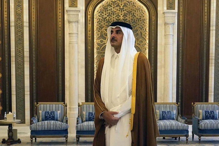 El jeque Tamim bin Hamad Al Thani es el actual emir de Catar, perteneciente a la dinastía de los Al Thani.