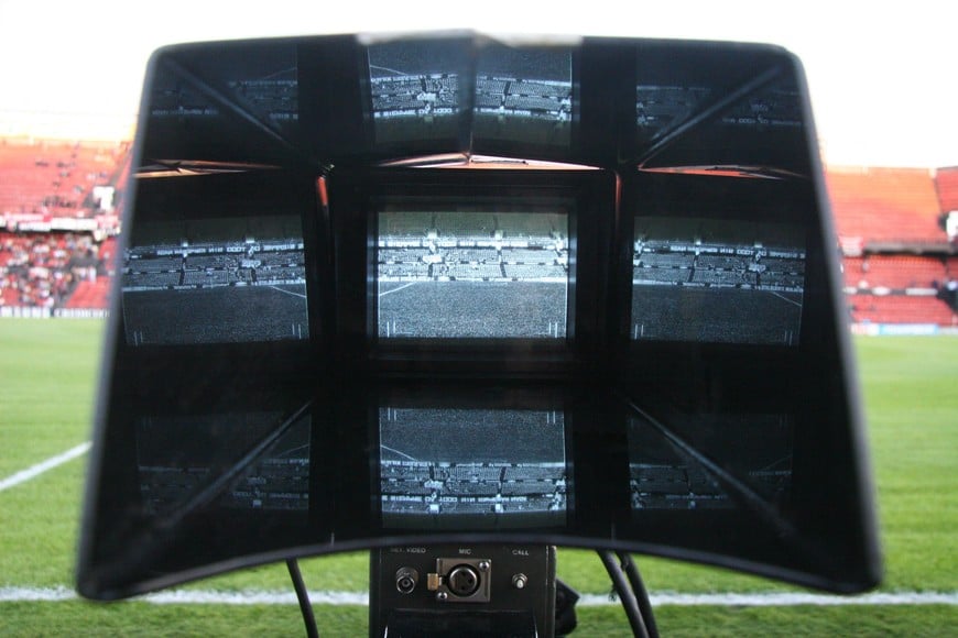 Lo duro del ascenso. Muchos de los clubes de la "B" esperan conocer al nuevo presidente de Colón y pedirle que haga fuerza como club grande del interior en la Mesa de Ascenso. "La plata de la tele no nos alcanza para nada", dicen.  Crédito: Pablo Aguirre