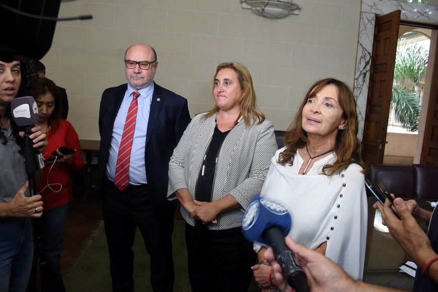 Miguel Piedecasas, María Fernanda Vázquez y Claudia Levin. Crédito: Guillermo Di Salvatore.