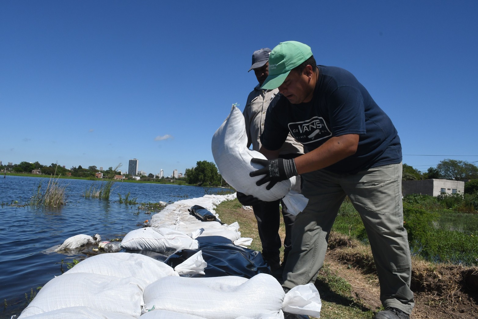 Colocando Bolsas en la defensa