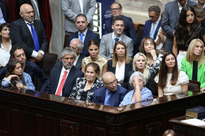 Familiares del diputado Martín Menem durante la sesión en la que asumió la presidencia de la Cámara baja. Crédito: NA