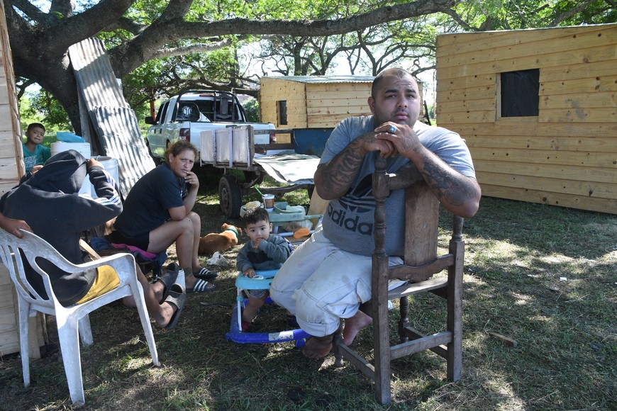 Son ocho las familias reubicadas en los módulos a la vera de la Ruta Nacional 168. Foto: Flavio Raina