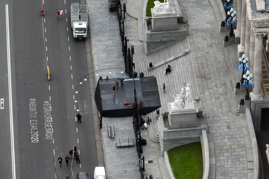 El escenario en pleno armado. Crédito: Fernando Nicola