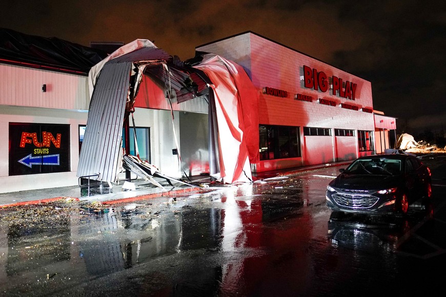 Damage from a tornado is seen at Big Play Entertainment Center in Hendersonville, Tennessee, U.S. December 9, 2023.  Andrew Nelles/USA Today Network via REUTERS  
NO RESALES. NO ARCHIVES. MANDATORY CREDIT